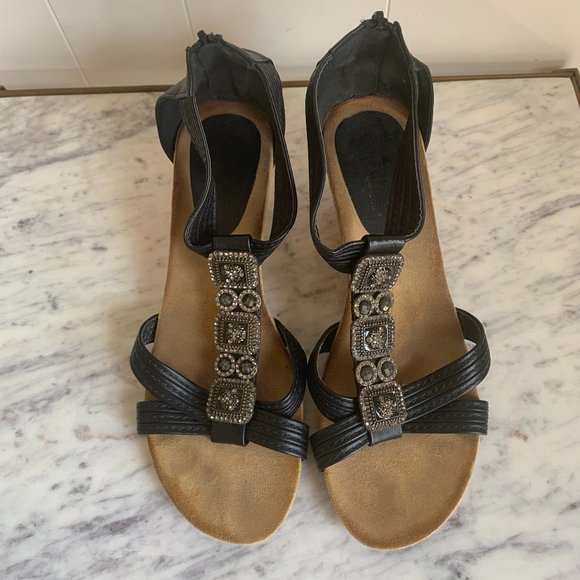 Beautiful Wedge Sandals size 9 - Picture 8 of 9